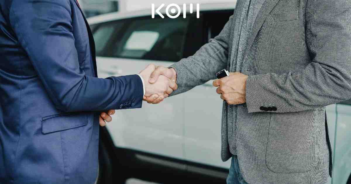 Personal en mostrador atendiendo en Perú — Boticas IP: 2,5 UIT por exigir aceptar política de privacida | KOM Agencia Digital