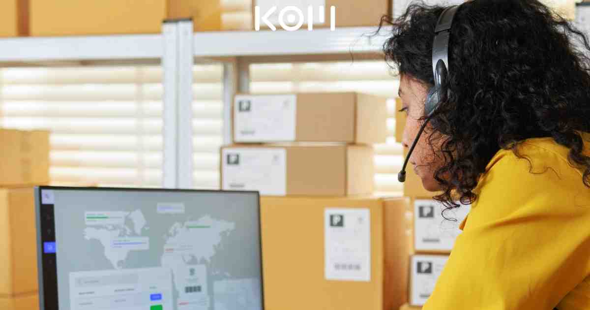 Personal en mostrador atendiendo en Perú — Procedimiento Sumarísimo en Indecopi: cuantía hasta 3 UIT, d | KOM Agencia Digital